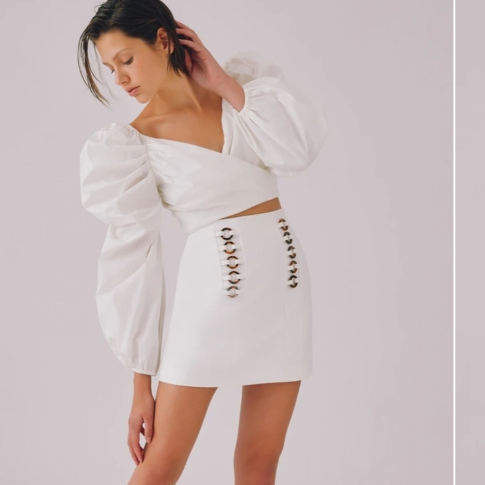 Last chance! C/MEO Collective White Surplice Puff Sleeves Crop